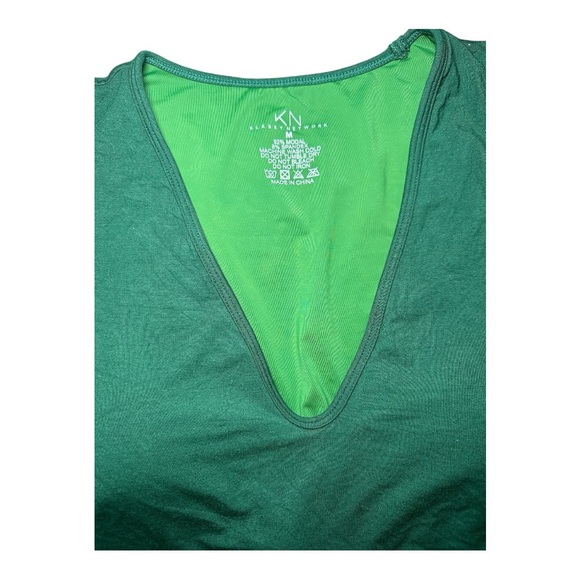 crop top size medium - Picture 2 of 3